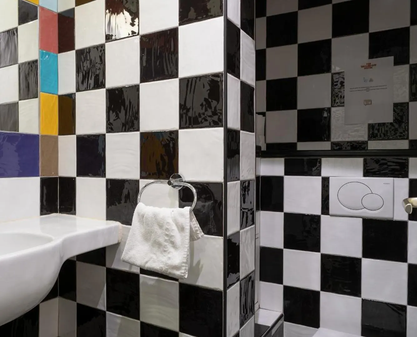 Hotel Walled Off Paris