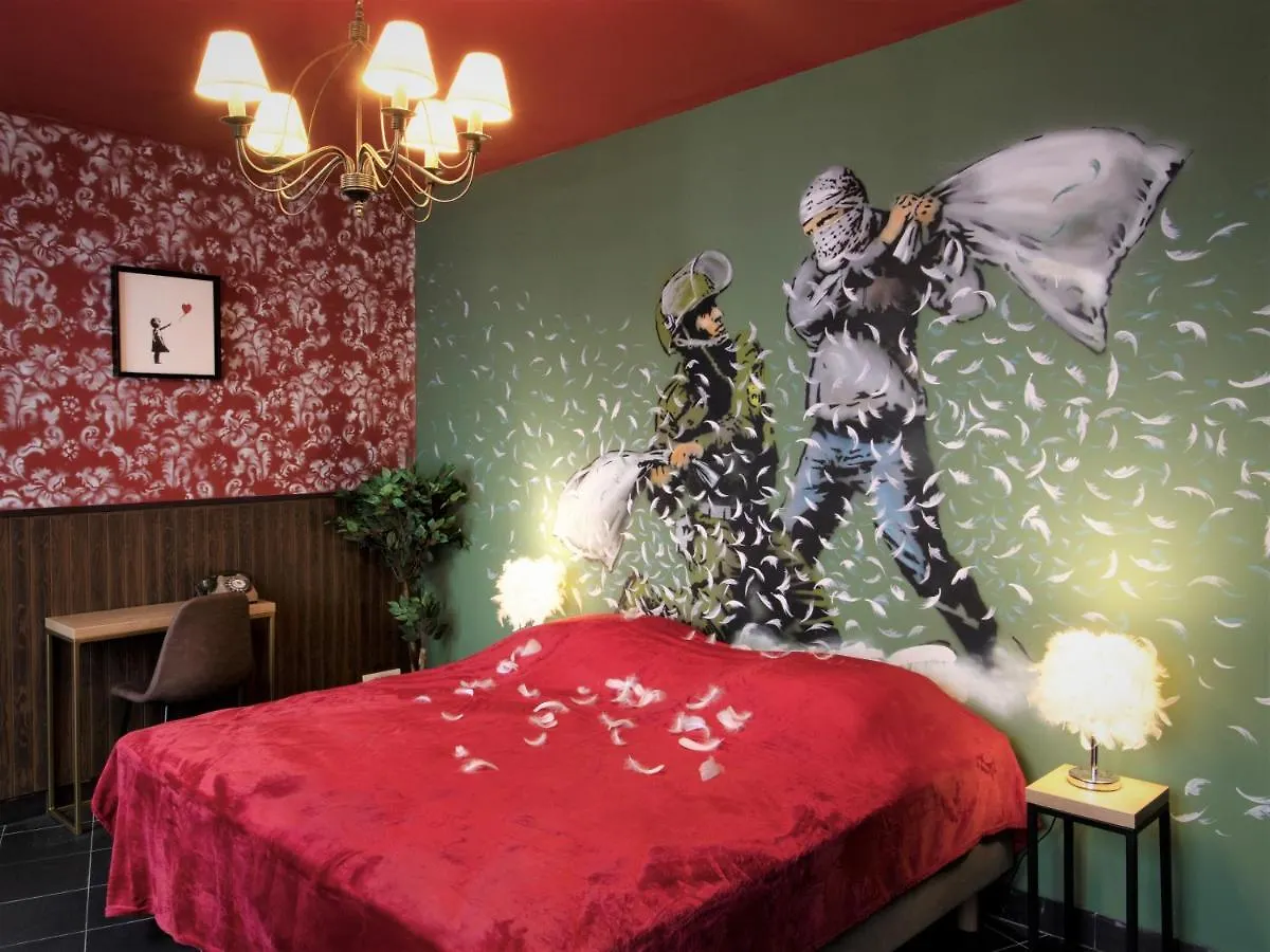 Walled Off Otel