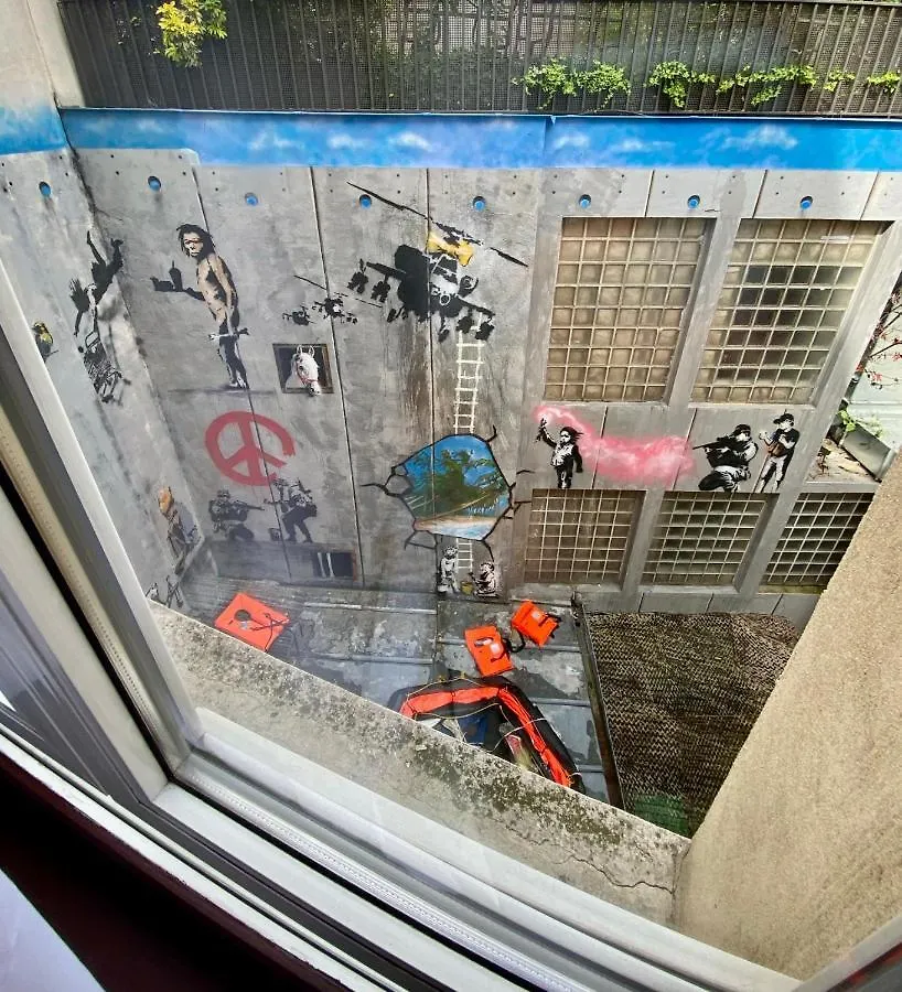 Hotel Walled Off *