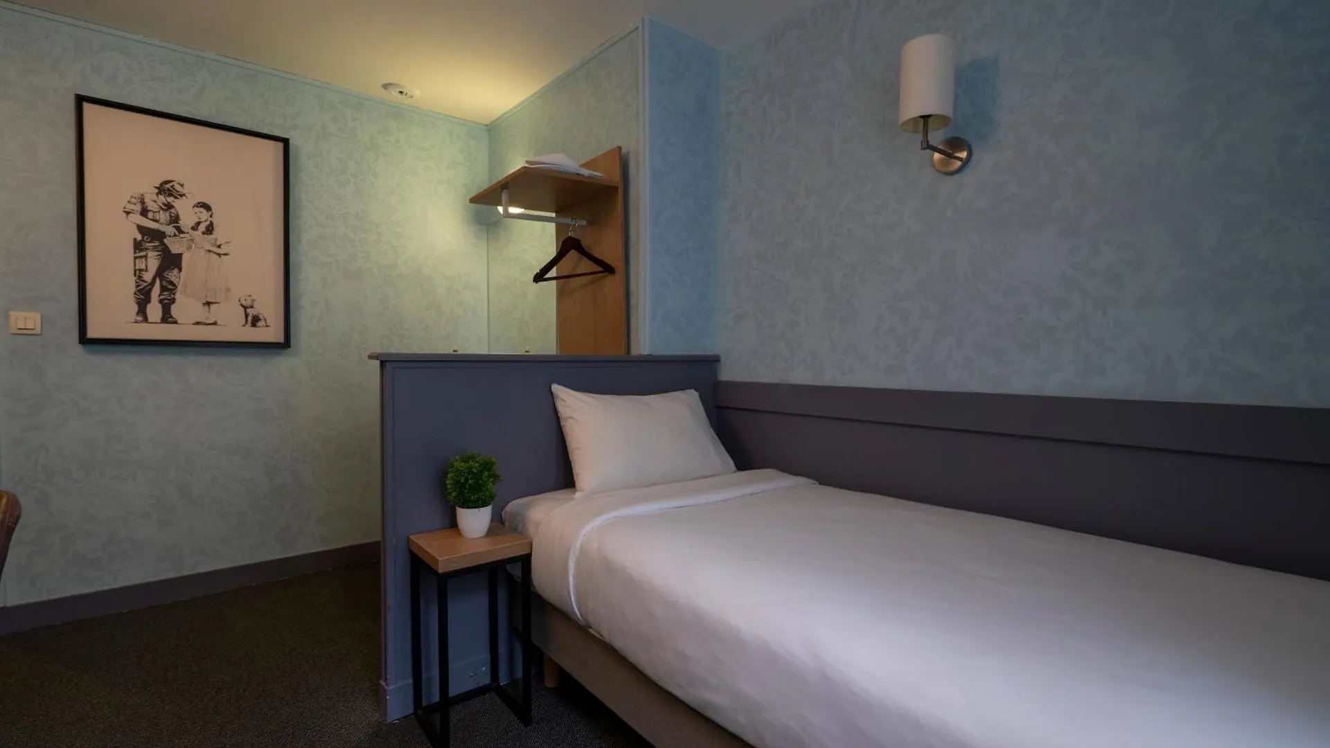 Hotel Walled Off